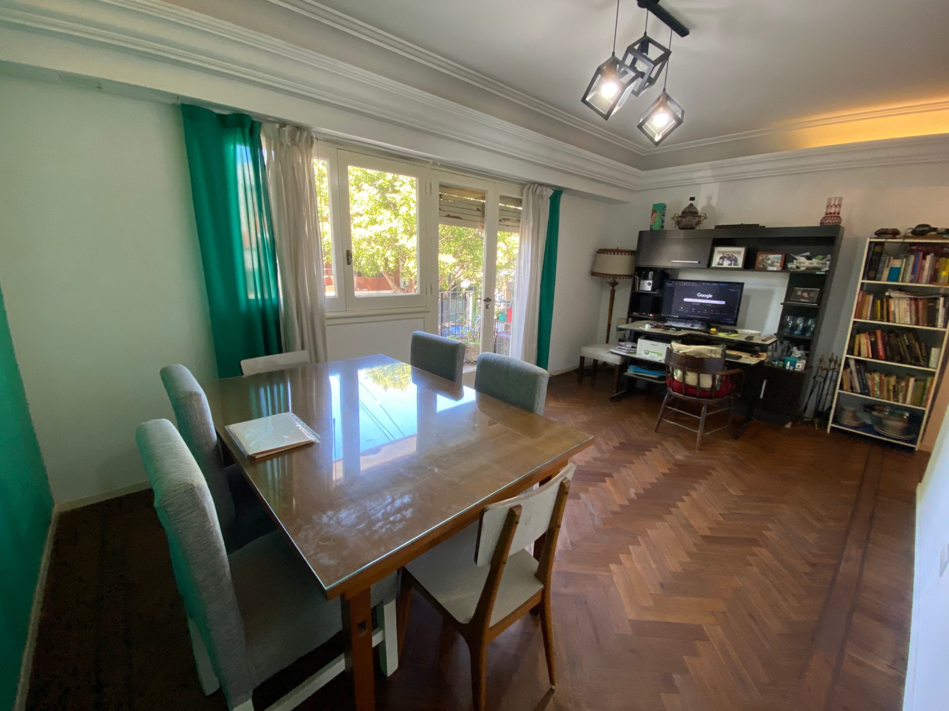 Semipiso de 3 ambientes al frente con balcón y patio en Villa Pueyrredón. - imagen 1