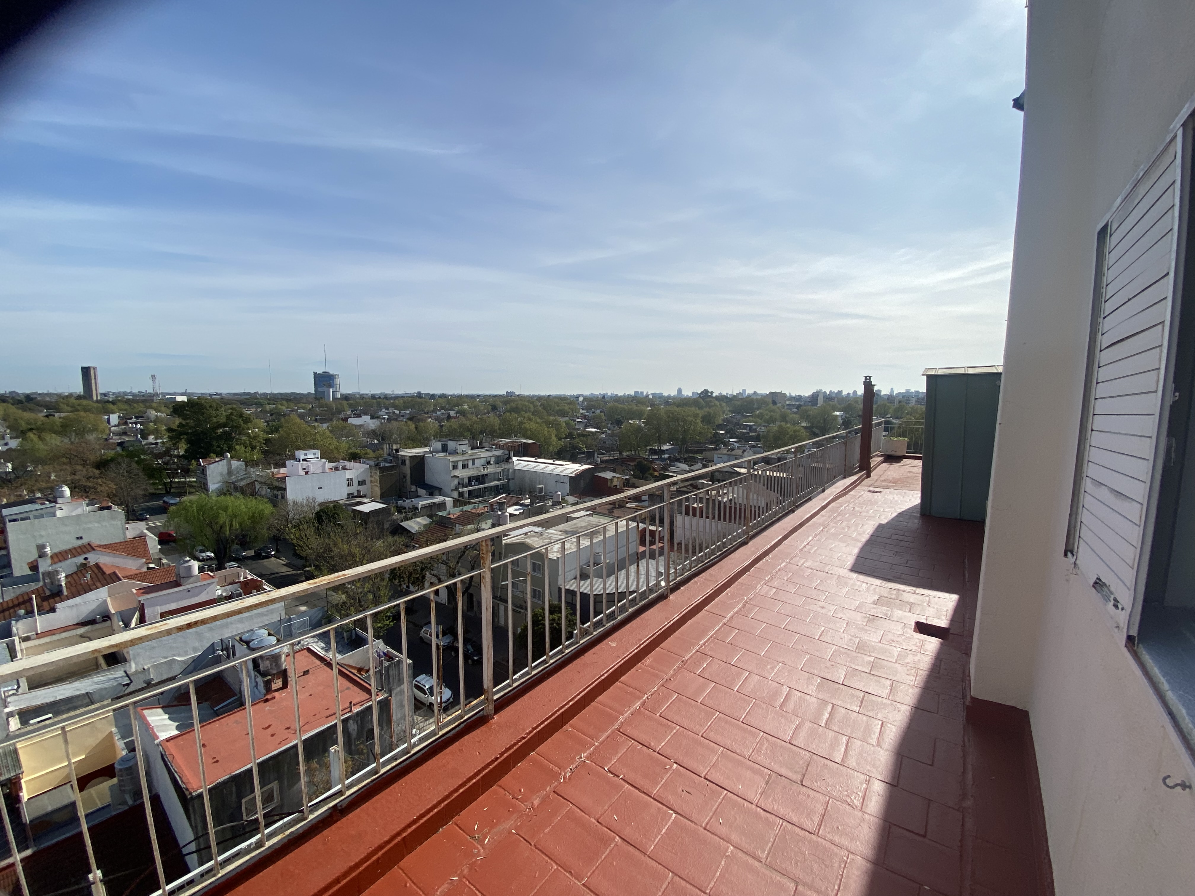 Excelente semipiso 2 ambientes 62,53 m² al frente con lavadero y gran terraza - imagen 1